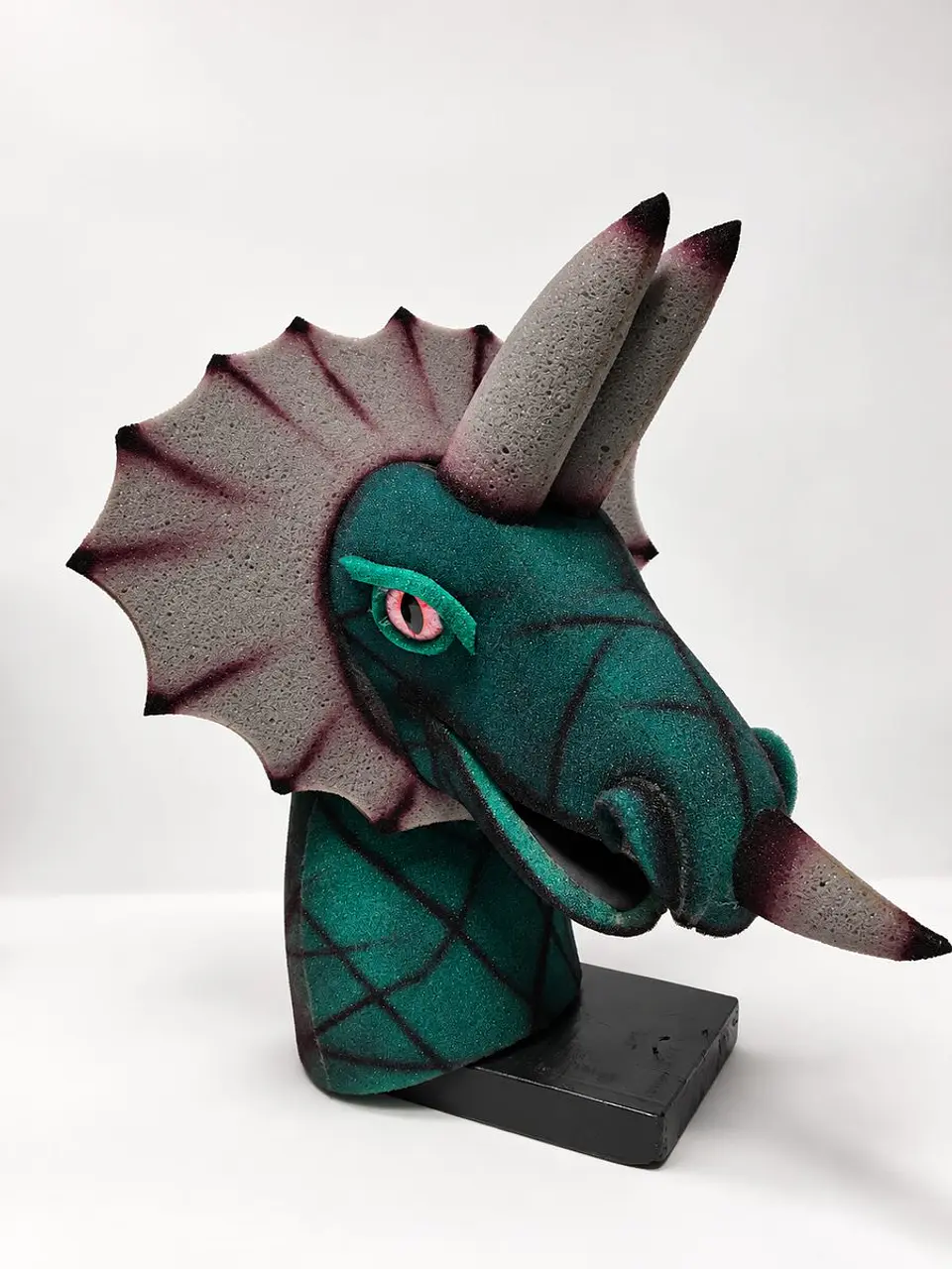 Títere de gomaespuma Triceratops 2