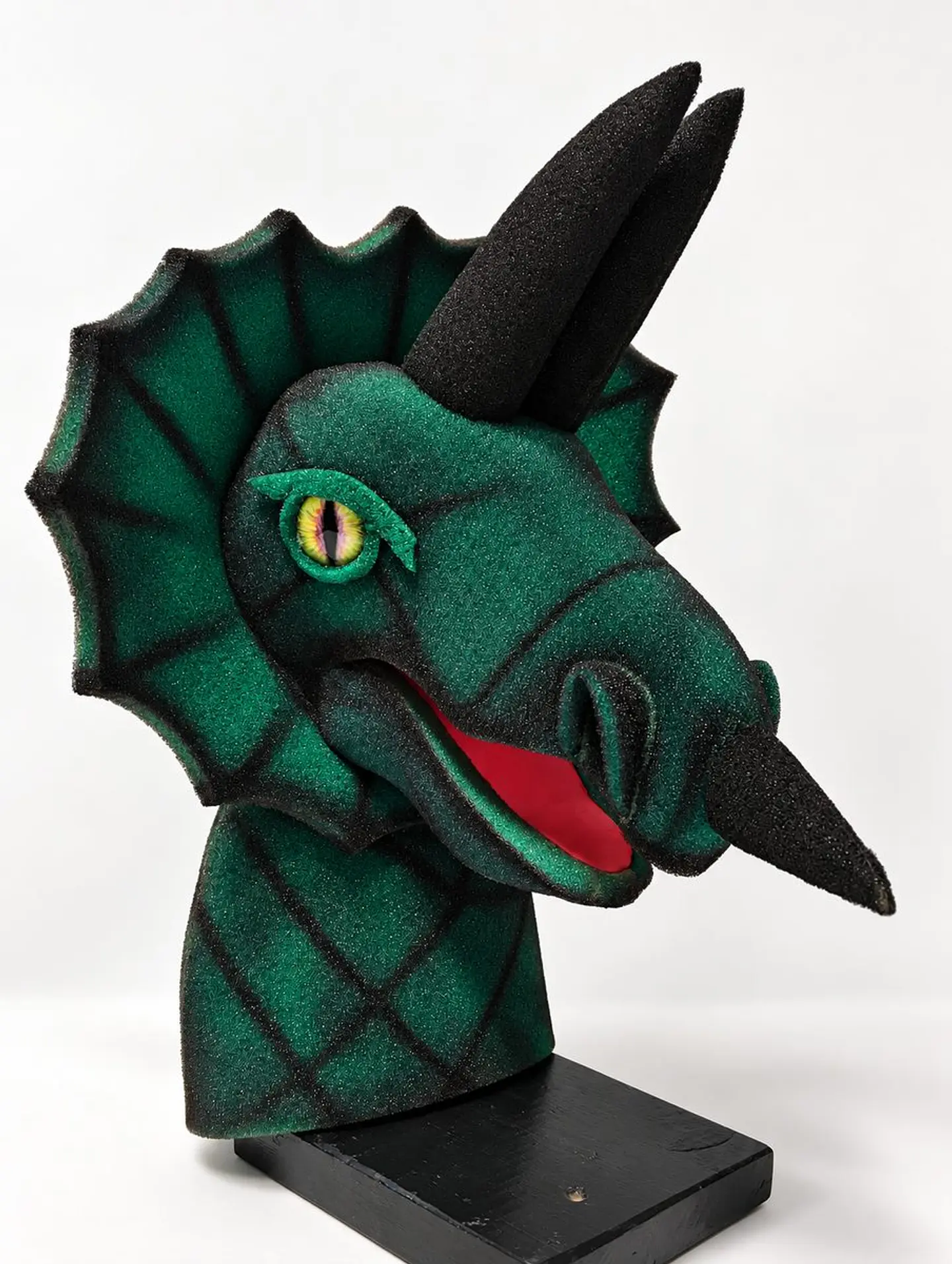 Títere de gomaespuma Triceratops 3