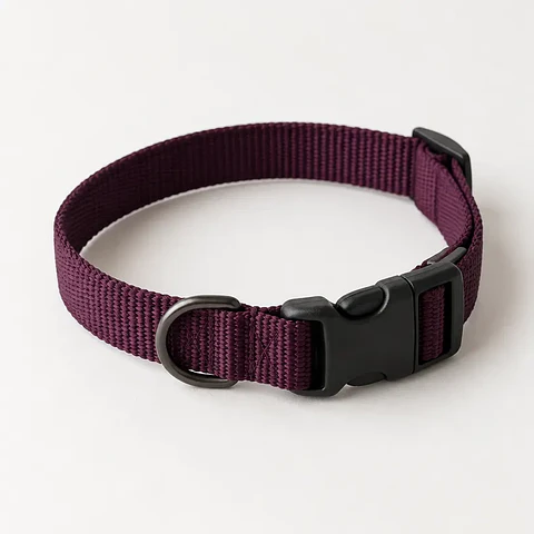 Collar Lino negro ciruela