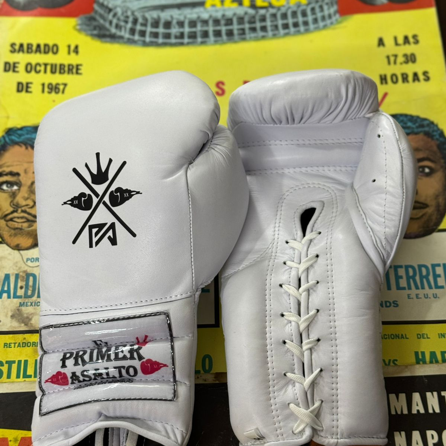 Guante de Box Tradicional Blanco 14 oz. 4