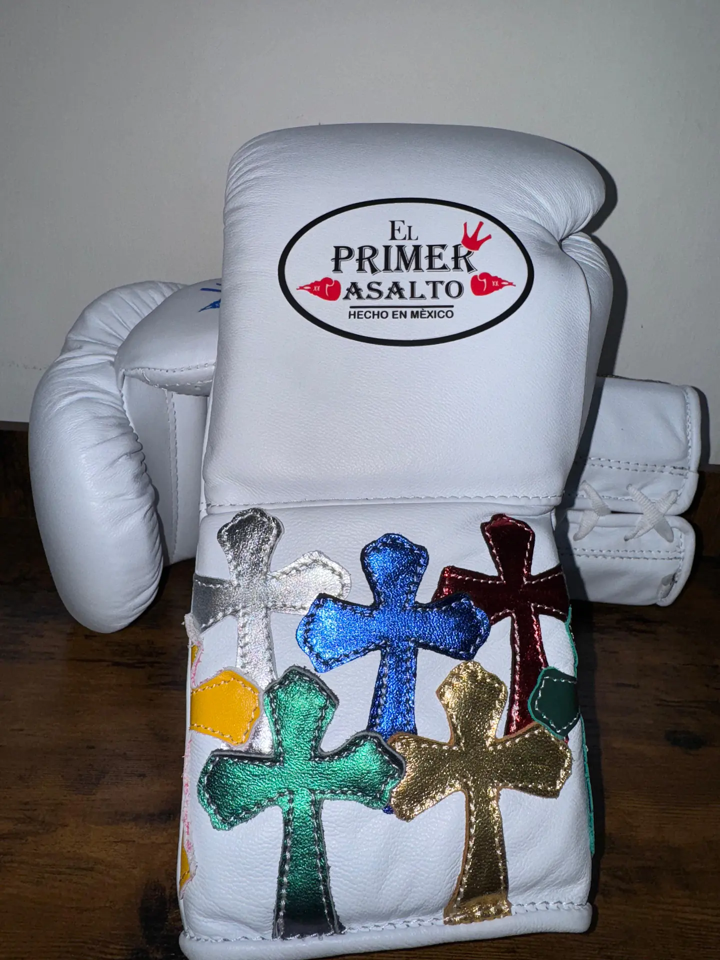 Guante de Box Cruces Blanco 14 oz. 3