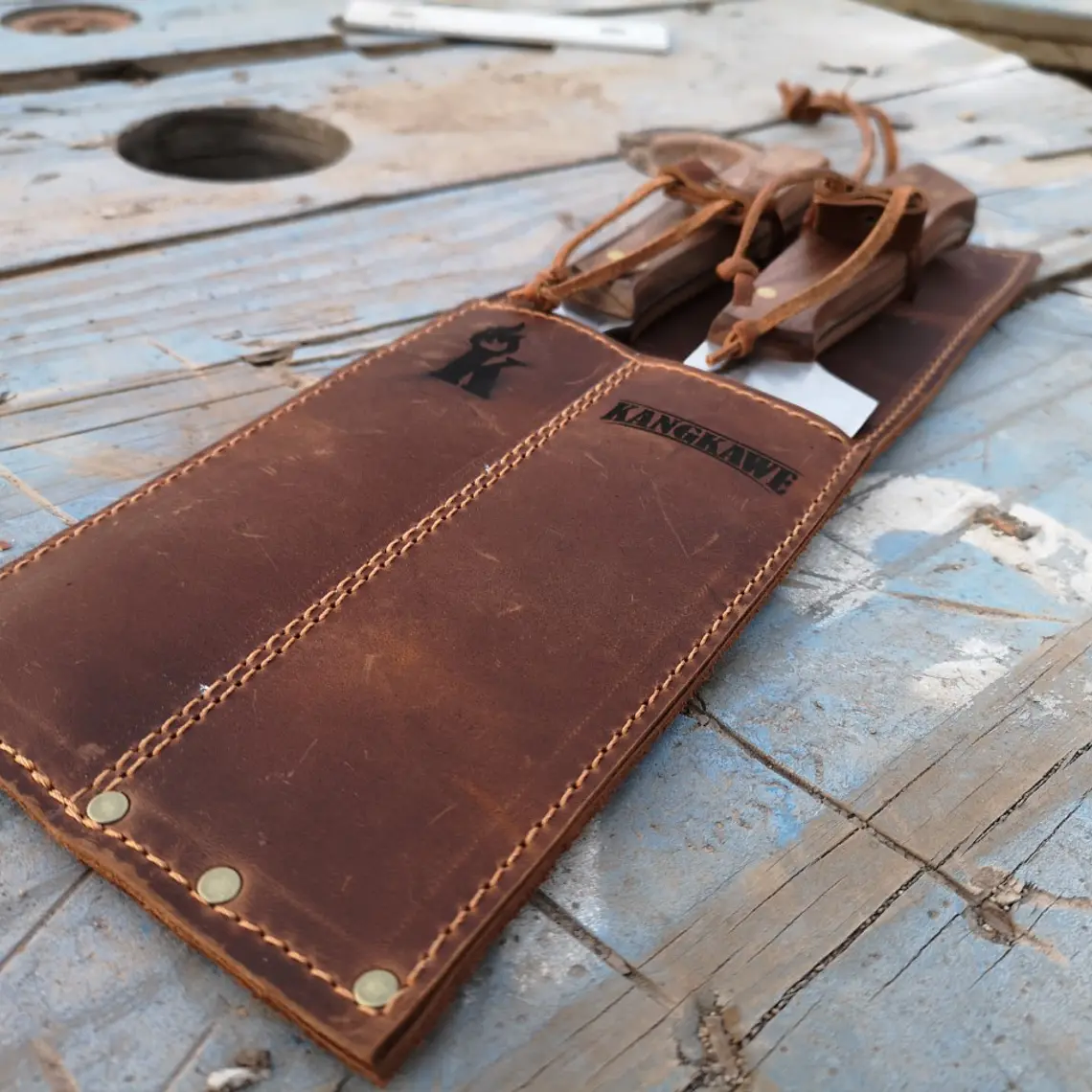 Set Parrillero Tenedor y Cuchillo + Funda de Cuero Kangkawe 2