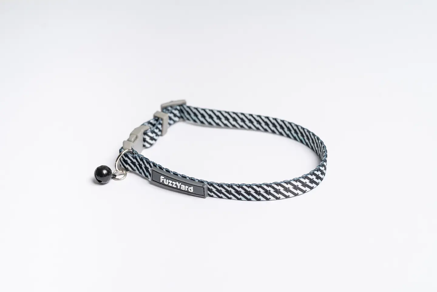Collar de gato FuzzYard Black and White 1