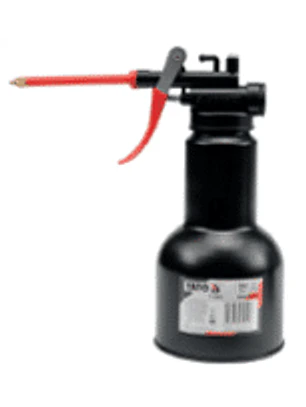 Aceitera manual con aplicador flexible 500cc