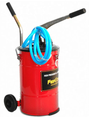 Lubricador Manual (Pato de lubricación) con ruedas de 25 Lts
