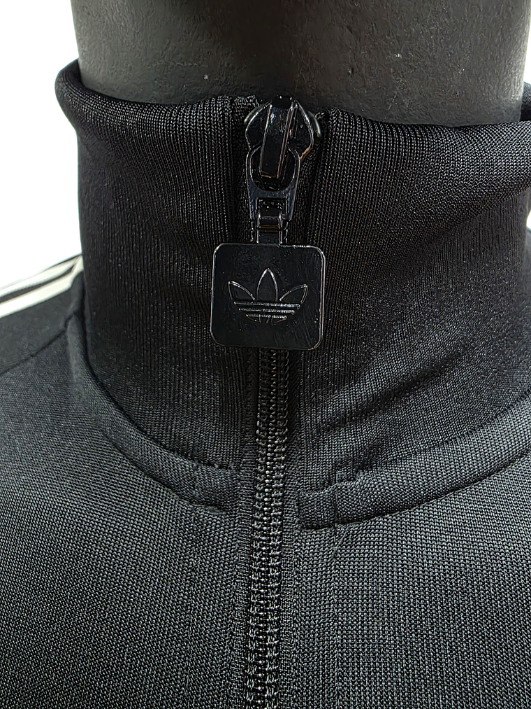 Polerón Negro Colo Colo Adidas – Temporada 2026 2