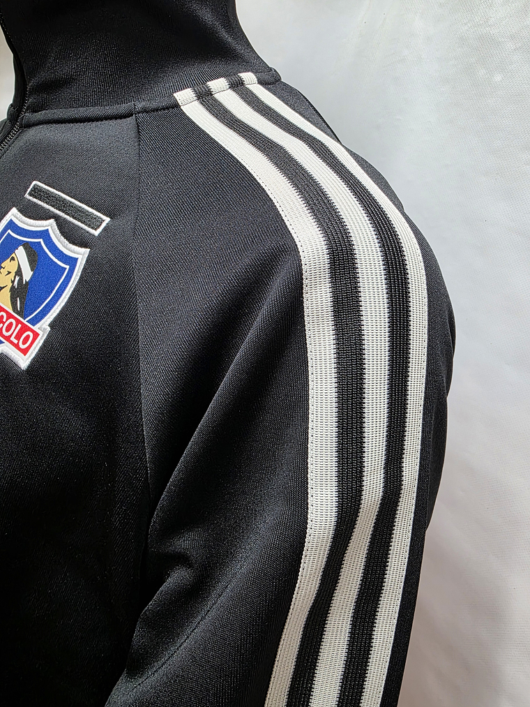 Polerón Negro Colo Colo Adidas – Temporada 2026 6