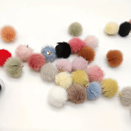 Set de 10 Mini Borlas de Pelos con Gancho, 1.6 cm, Colores Surtidos