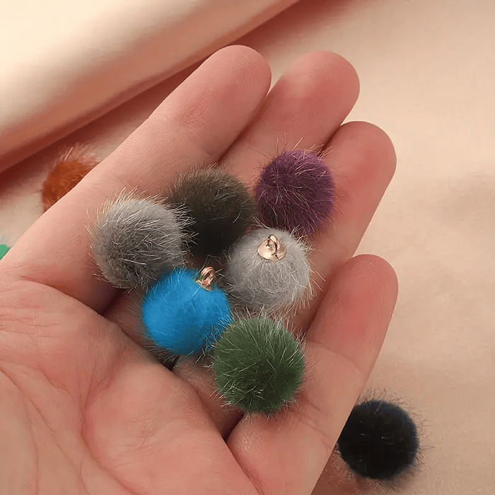 Set de 10 Mini Borlas de Pelos con Gancho, 1.6 cm, Colores Surtidos 3