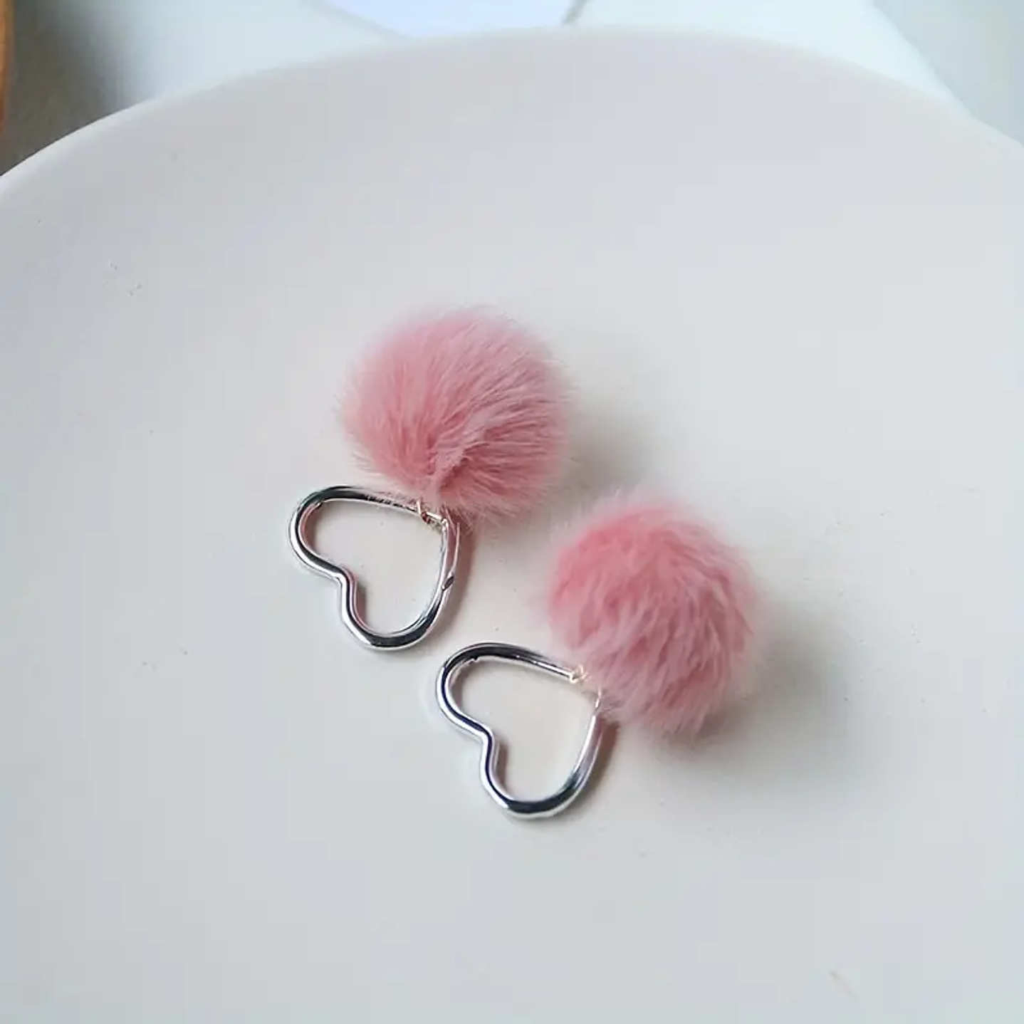 Set de 10 Mini Borlas de Pelos con Gancho, 1.6 cm, Colores Surtidos 6