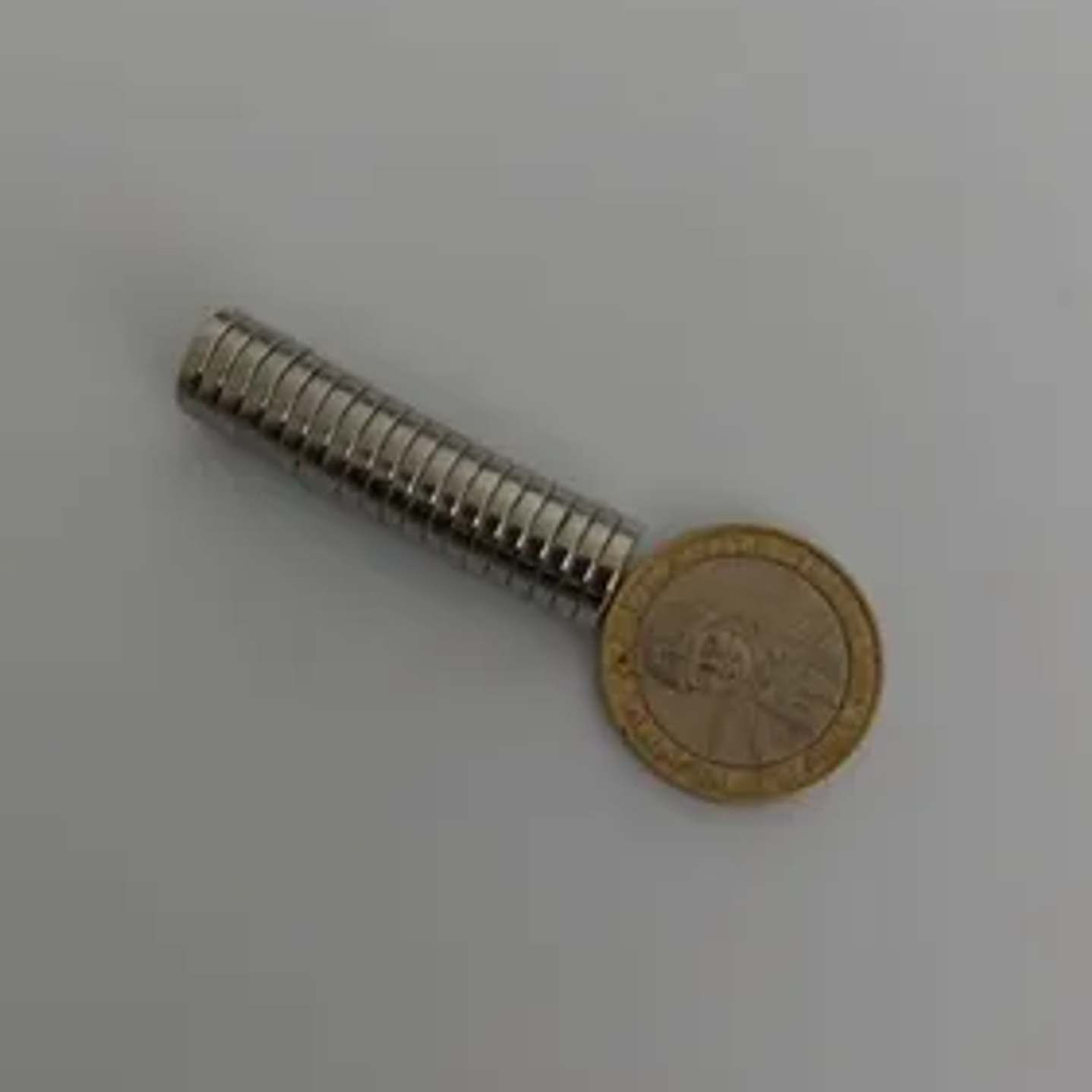 Imán Neodimio 10mm x 1.5 mm circular Set 10 unidades- Artesanías y encuadernación 2