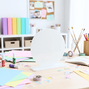 Galvano Redondo 10×10 cm Con Base Acrílico Blanco – Personalizable