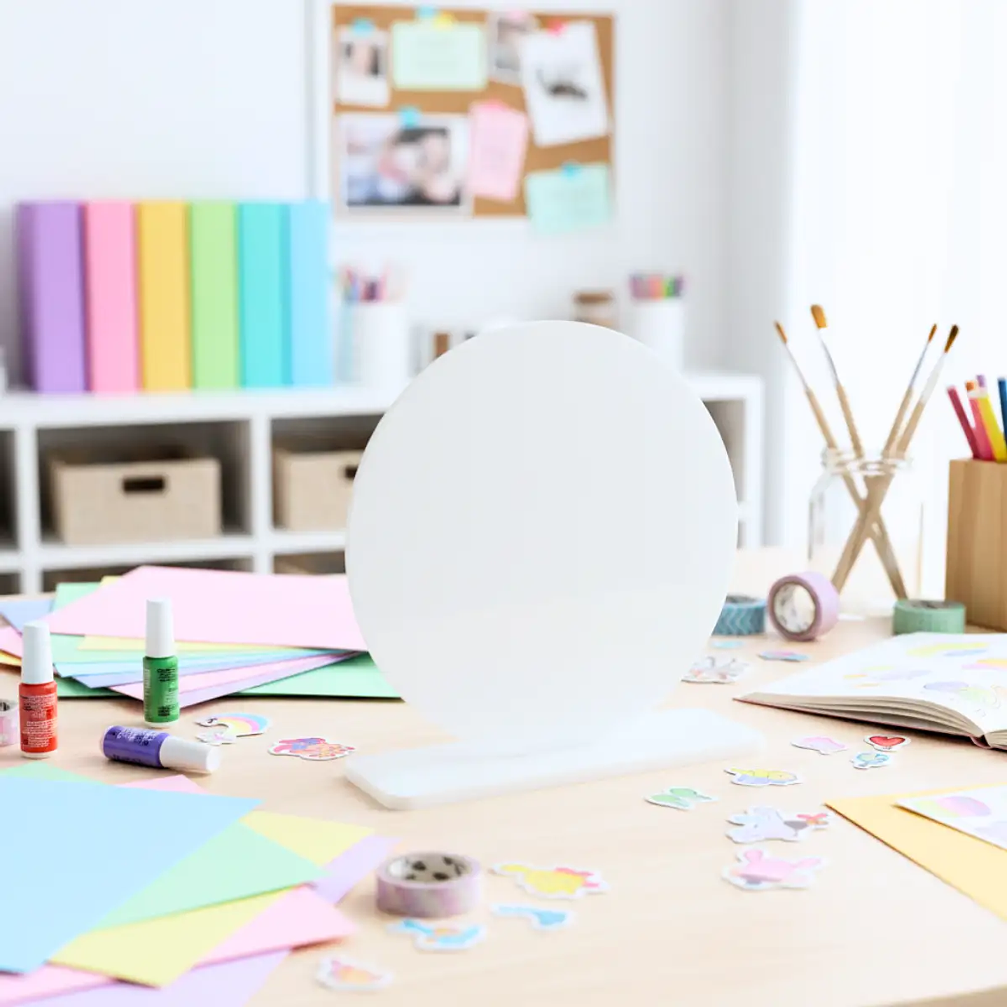 Galvano Redondo 10×10 cm Con Base Acrílico Blanco – Personalizable 2