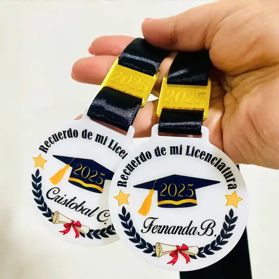 Medalla 6cm Acrílico Transparente - Personalizable 3