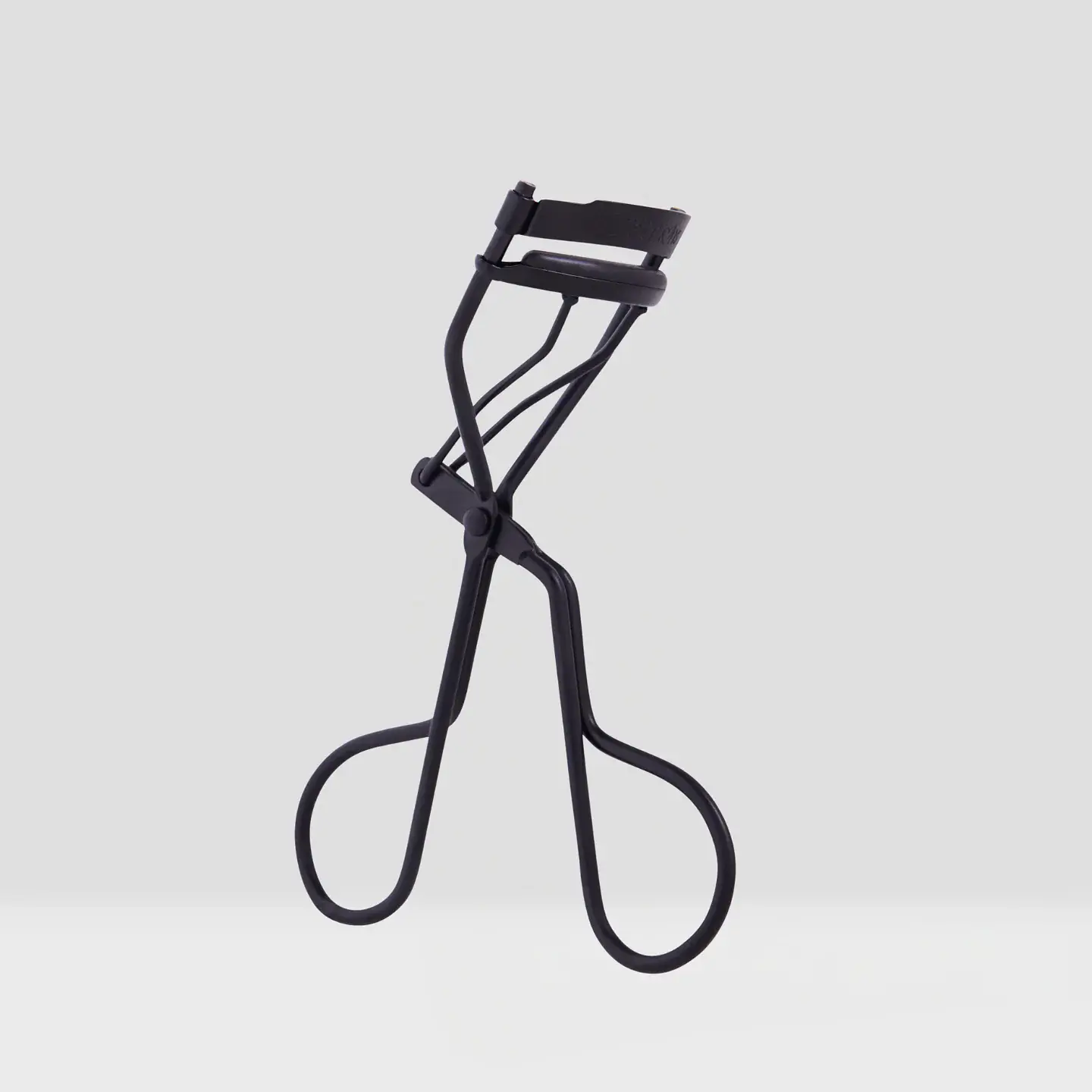 Flirty Lashes Eyelash Curler - Beauty Creations 1