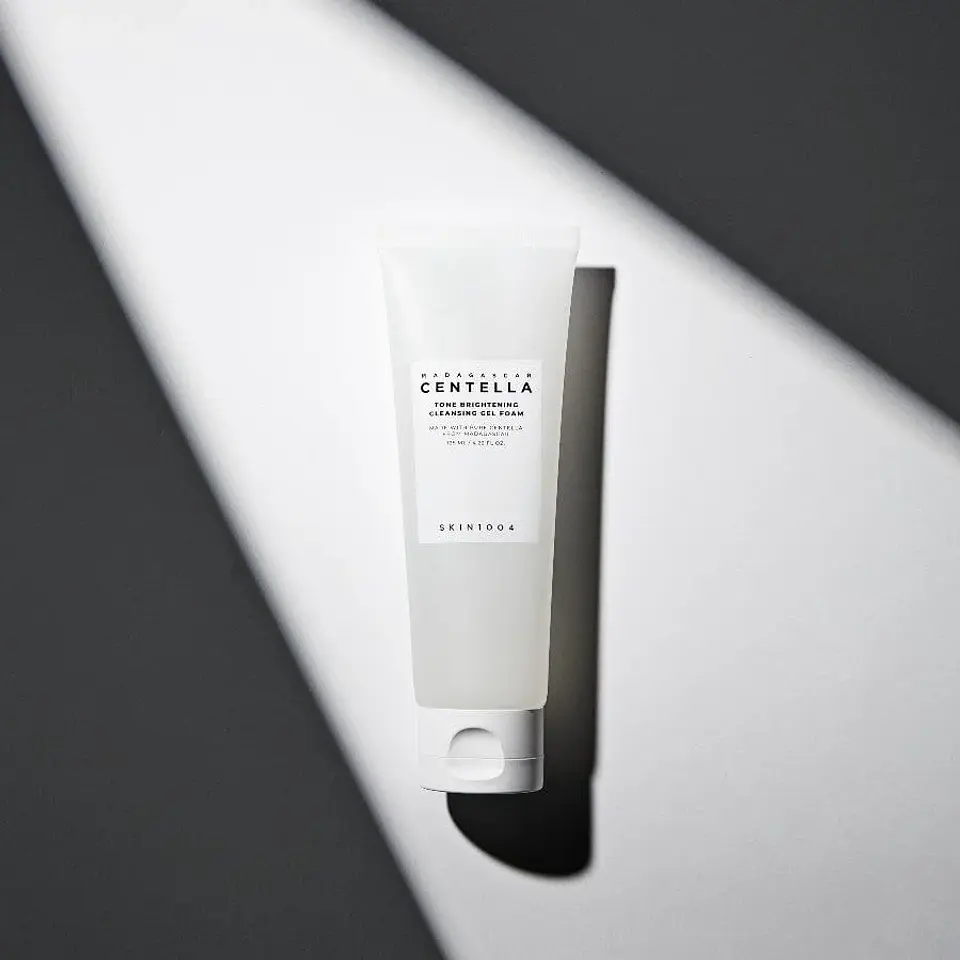 Tone Brightening - Cleansing Gel Foam 3