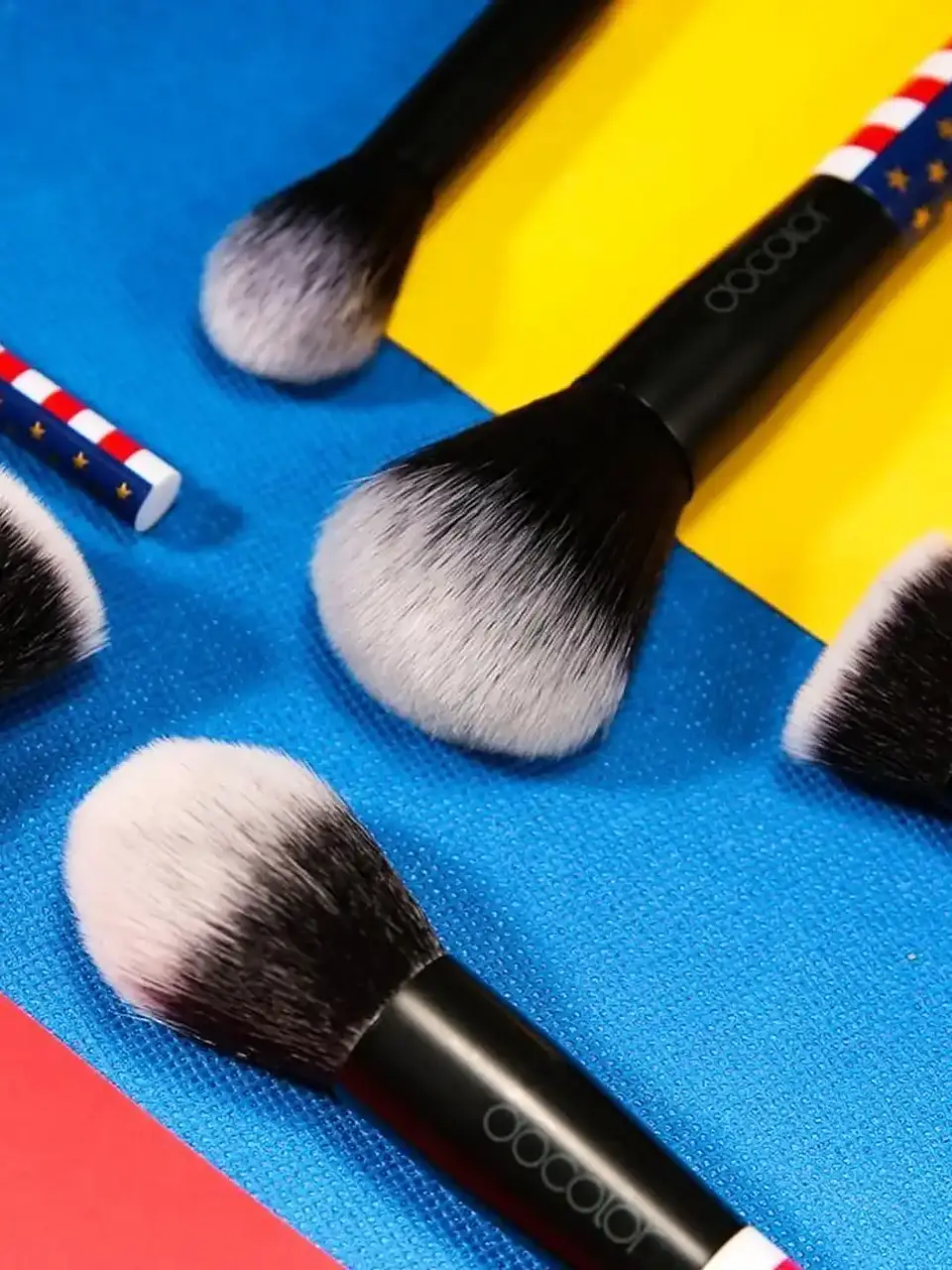 Stars & Stripes Makeup Brush Set 13 PC  3