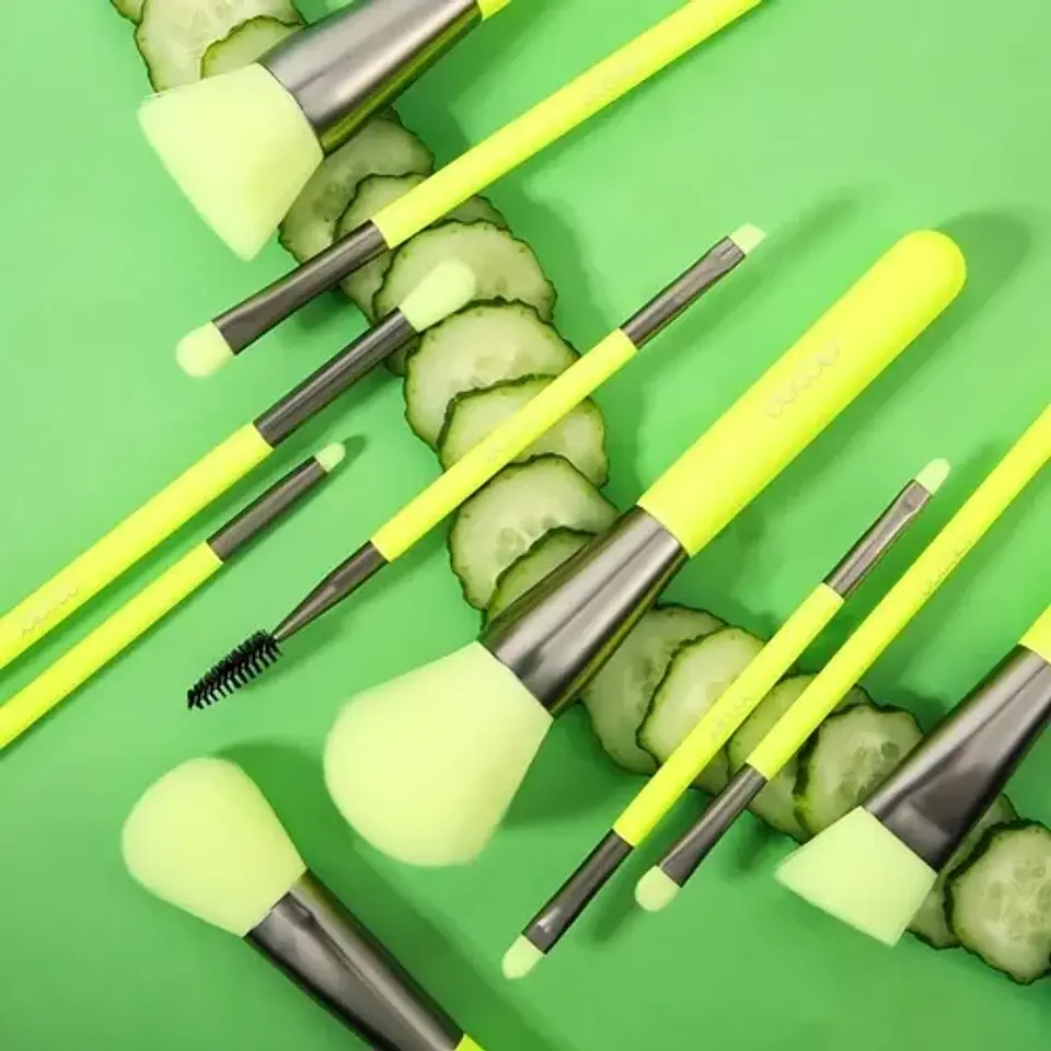 Neon Green – 10 Pieces Makeup Brush Set 2