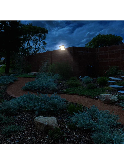 Proyector LED Philips 150W 3000K IP65 BVP150 2