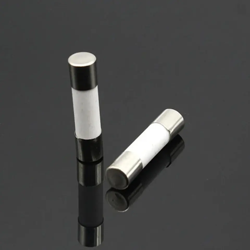 Kit Fusibles Cerámico Corto 5mm/20mm 1A-15A 100 unidades 4