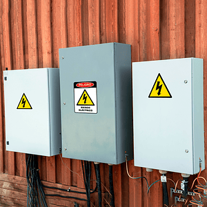 Señalética Advertencia Riesgo Eléctrico 20x20cm