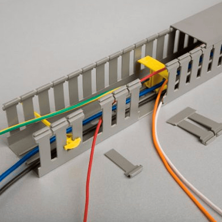 Canaleta Ranurada Libre de Halógeno 40x25mm 2 metros 4