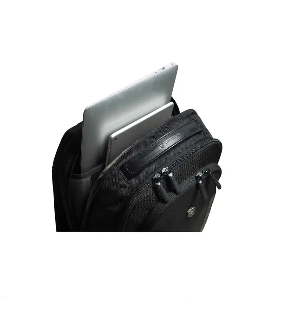 Mochila Victorinox Compact Laptop Backpack - Electromundo. 5