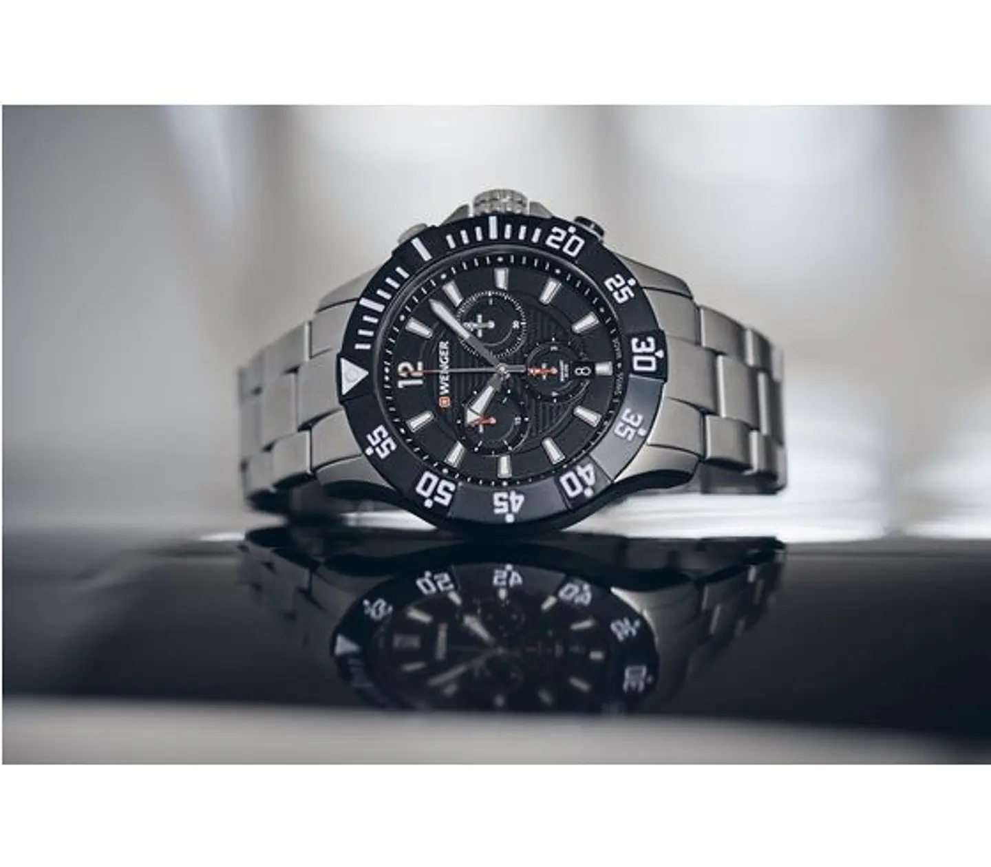 Reloj Wenger Seaforce Chrono in Black, 43 mm - ElectroMundo. 2