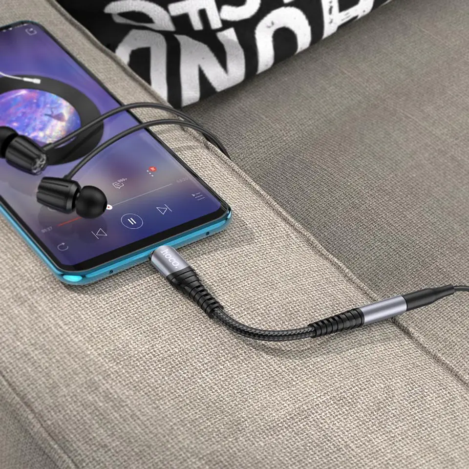 Adaptador Hoco de audio Tipo-C a auxiliar 3.5 - ElectroMundo  4