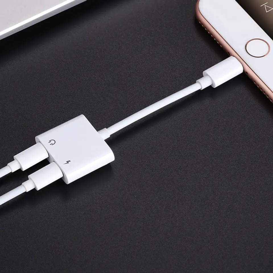 Adaptador Audio Y Carga Lightning Compatible Con iPhone - ElectroMundo  3