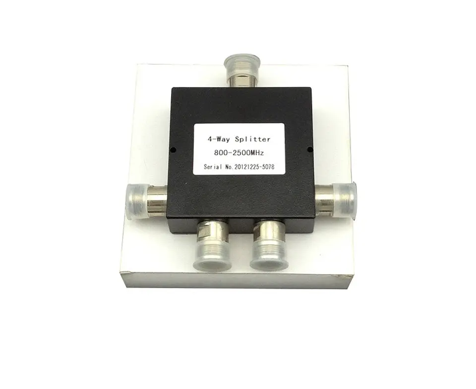 Divisor de potencia de 4 vías Splitter 800-2500 Mhz 3