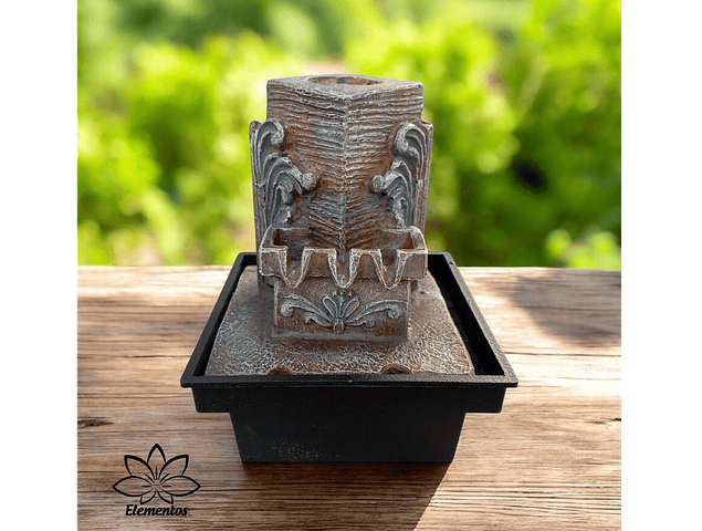 Fuente de agua pilar