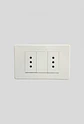 Enchufe Doble Embutido Blanco Tipo L 2 Tomas + Tapón Ciego Placa Armada - Miniatura 1