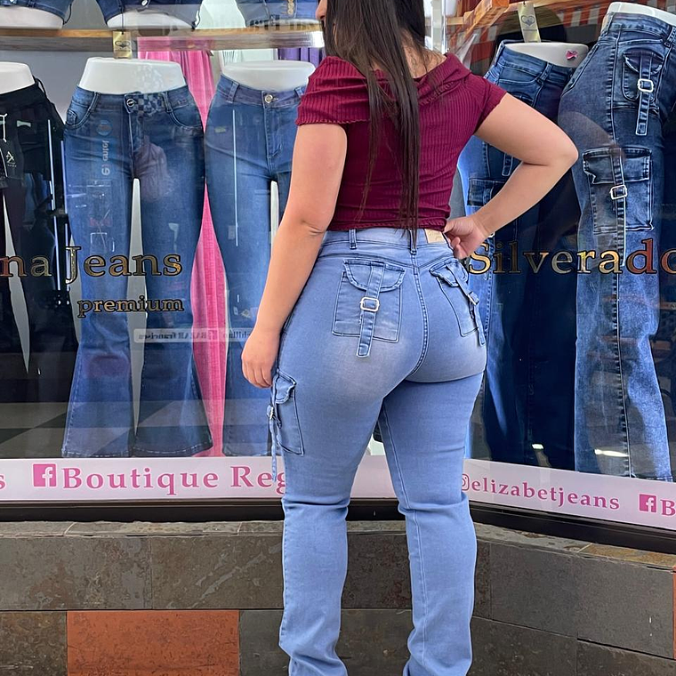 Jeans cargo bolsillos que realza  2
