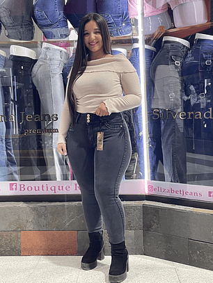 skinny jeans super levanta cola 