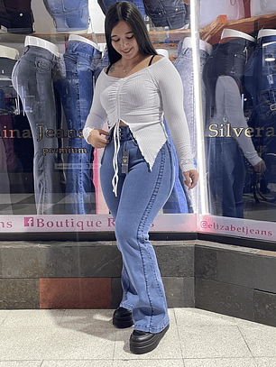 flare jeans  CELESTE PRETINA ANCHA 