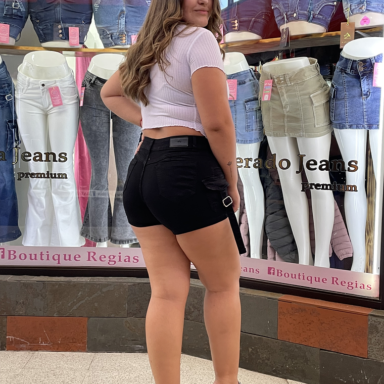 SHORT NEGRO CARGO  2