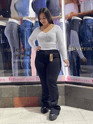 FLARE JEANS NEGRO SEMI ANCHO 