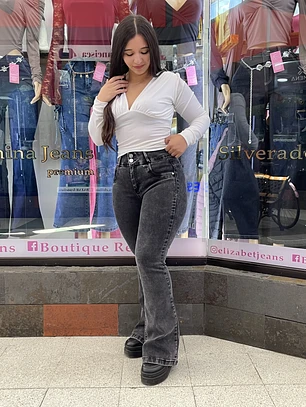 flare jeans gris sirena de dos botones 