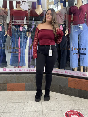 SKINNY NEGRO SUPER LEVANTA COLA 