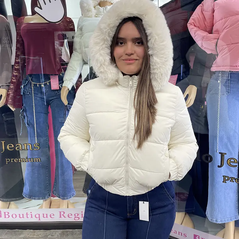 CASACA  BLANCA PUFA CON GORRITO PELUDITO  1