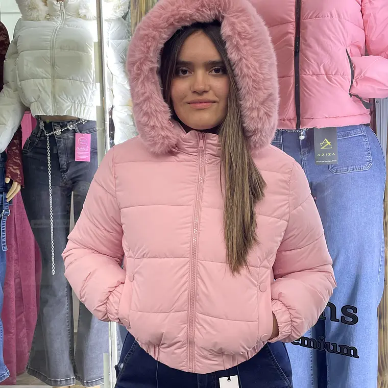 CASACA ROSADA GORRITO PELUDITO  1