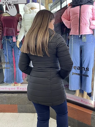 PARKA TERMICA  IMPERMEABLE NEGRA LARGA MEDIA CADERA 