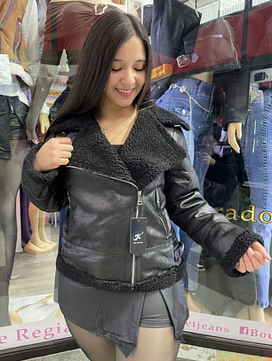 chaqueta aviadora negra chiporrito <a la cadera >