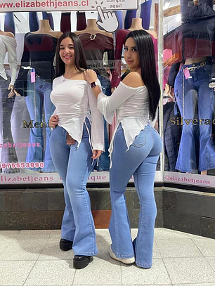 flare jeans patita ancha celeste tiro alto dos botones