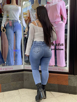 skinny jeans celeste un boton tiro alto 