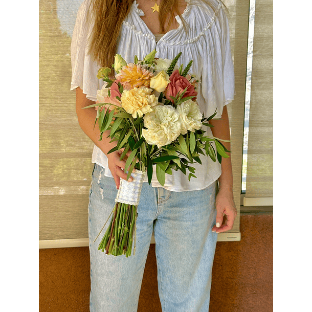 Ramos de Novia Estilo Bouquet de Flores Naturales mixtas de temporada 5