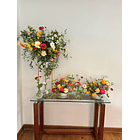 Pack 2 centros de mesa, 1 plinto alto, 2 floreros pequeños de vidrio 2