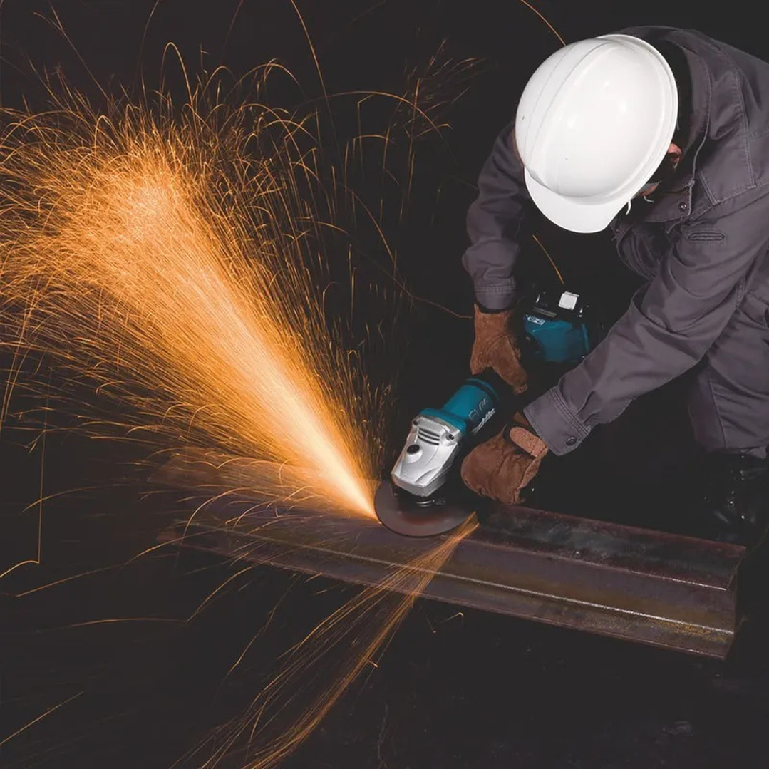 Esmeril Angular 7'' DGA700Z Makita 5