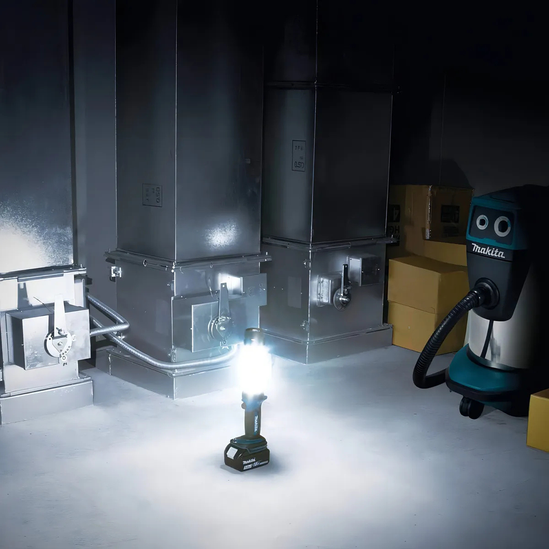 Linterna Farol Inalámbrica 18v DML807 Makita 2